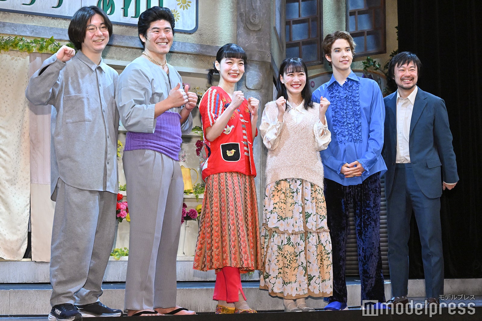 （左から）三浦直之氏、板橋駿谷、祷キララ、高城れに、東島京、尾上寛之（C）モデルプレス