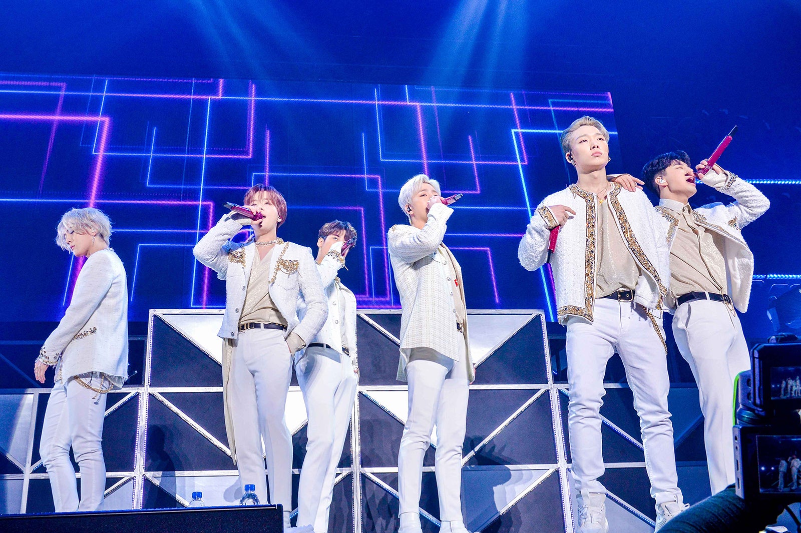 iKON、2020年のカムバック予告「幸せになれるように」＜「iKON YEAR END LIVE 2019」ライブレポ／セットリスト＞