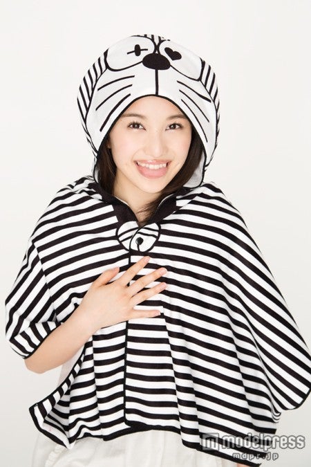 「ドラえもんかぶってタオル」をチャーミングに着こなす百田夏菜子